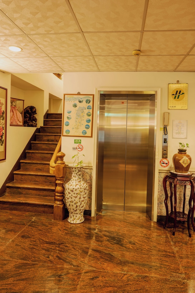 Shih Liang Hotel 9/50