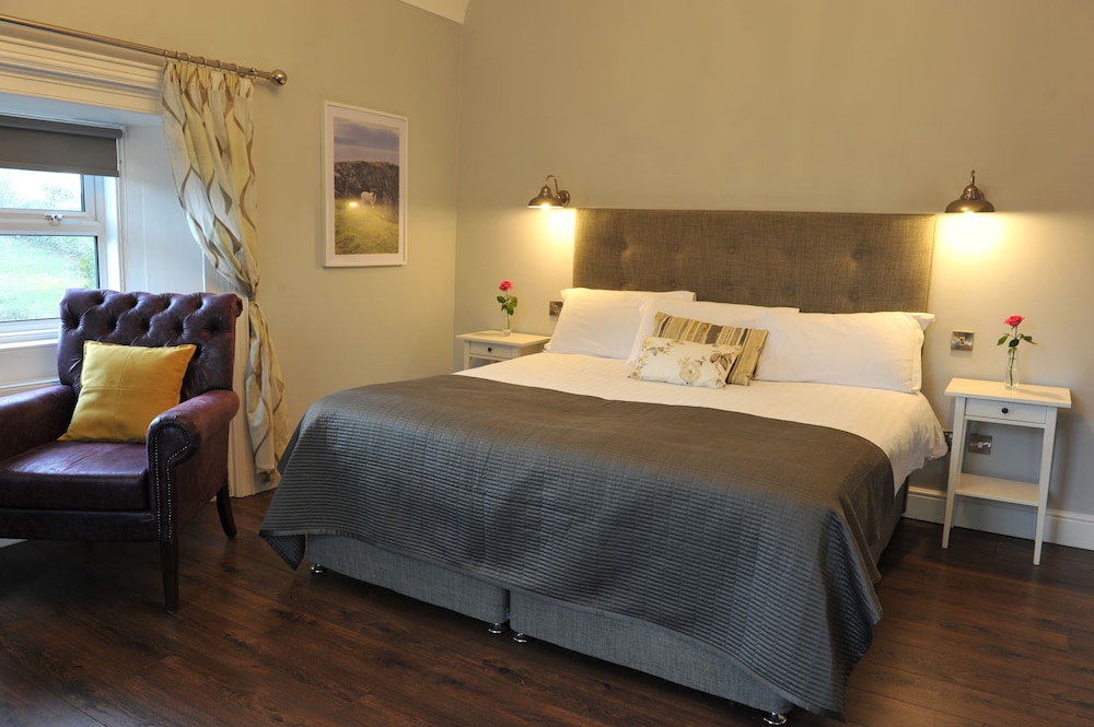 The Gateway Lodge Donegal 28/56