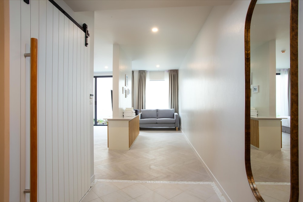 Sook Hotel 50/50
