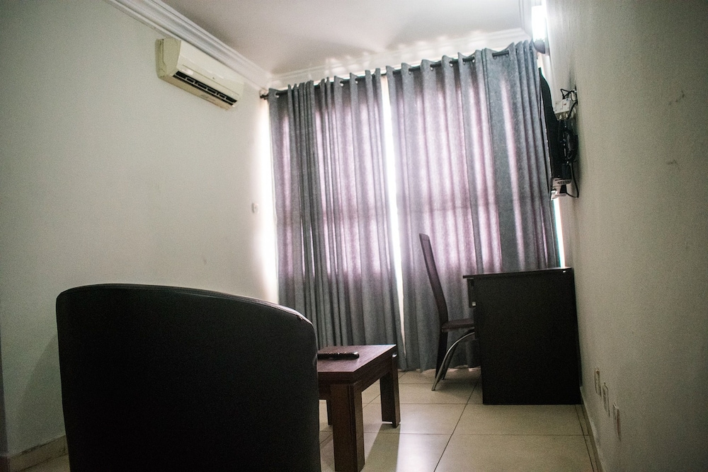 Dbi Guest House 31/50
