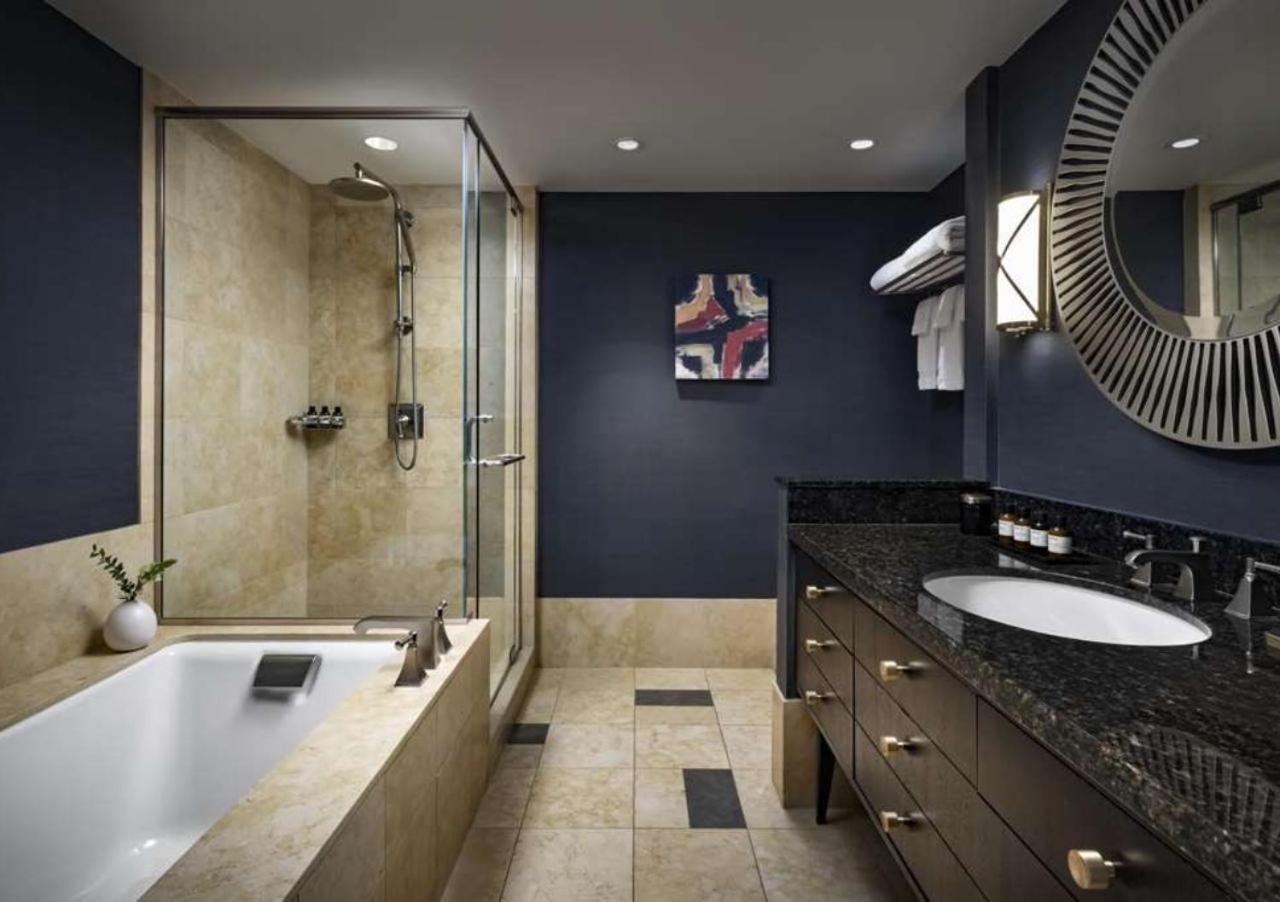 Fairmont Gold, Junior Suite