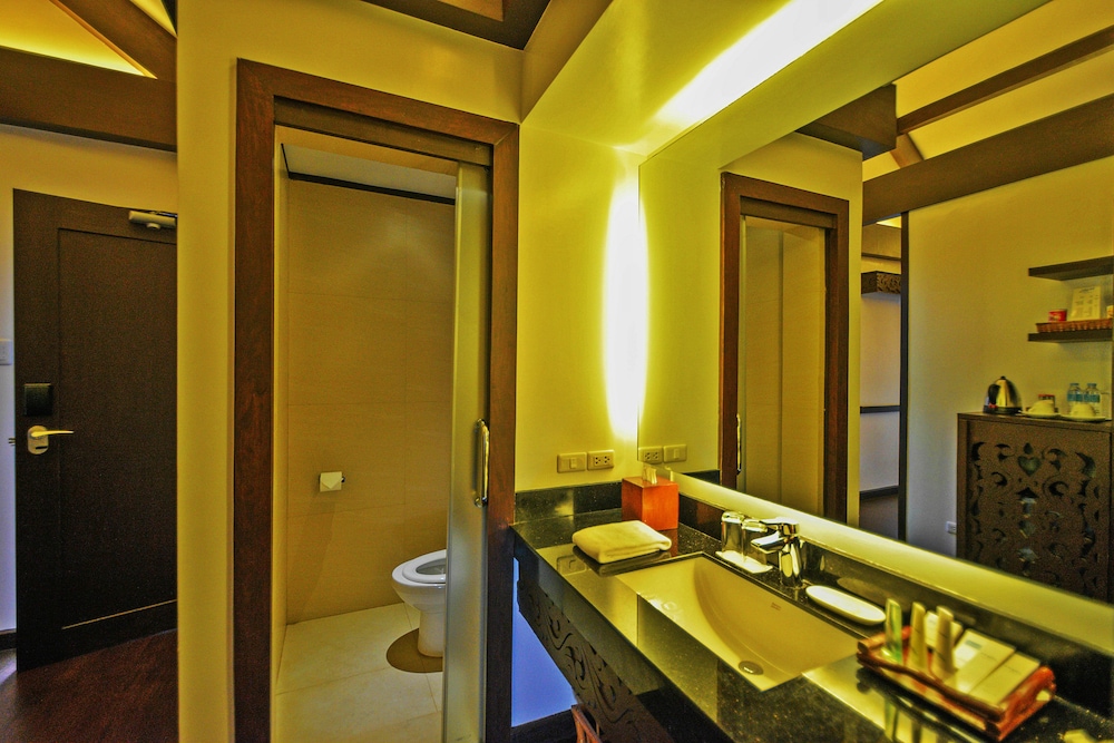 Pearl Farm Beach Resort 32/75