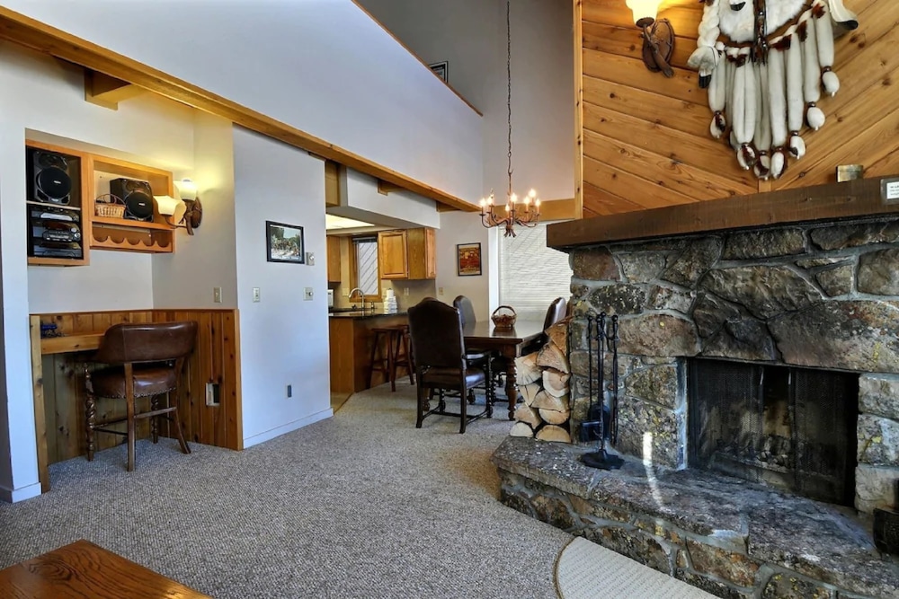 VACATION RENTALS BY BIG SKY RESORT 4/34
