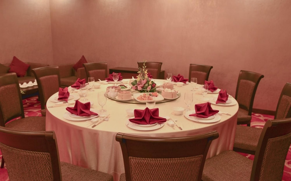 Aristo International Hotel 38/53
