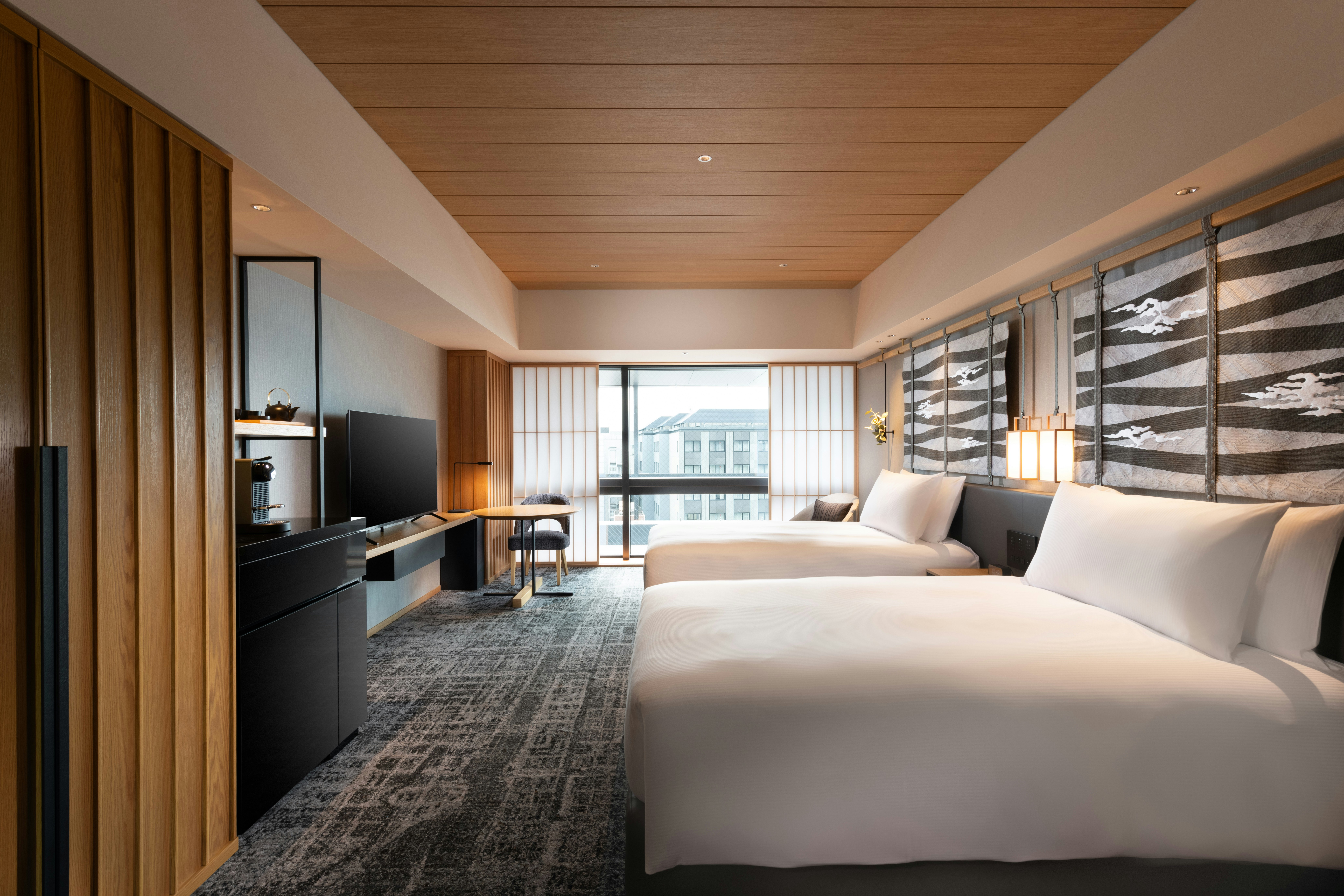 EXECUTIVE, TWIN BEDS