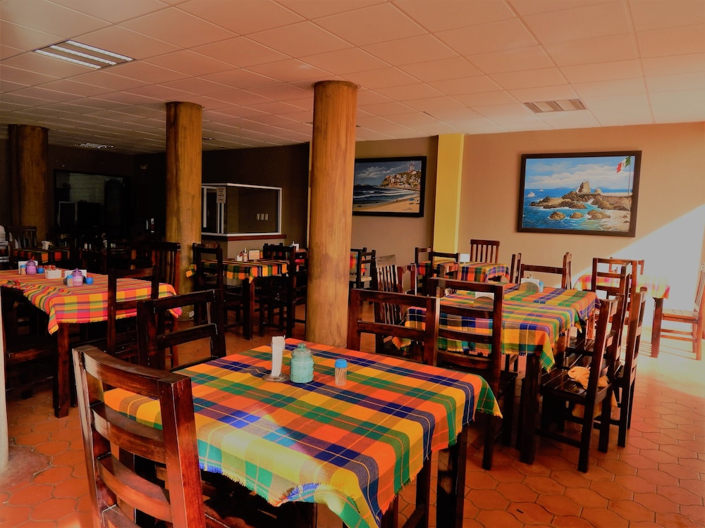 Las Jacarandas Hotel 32/37
