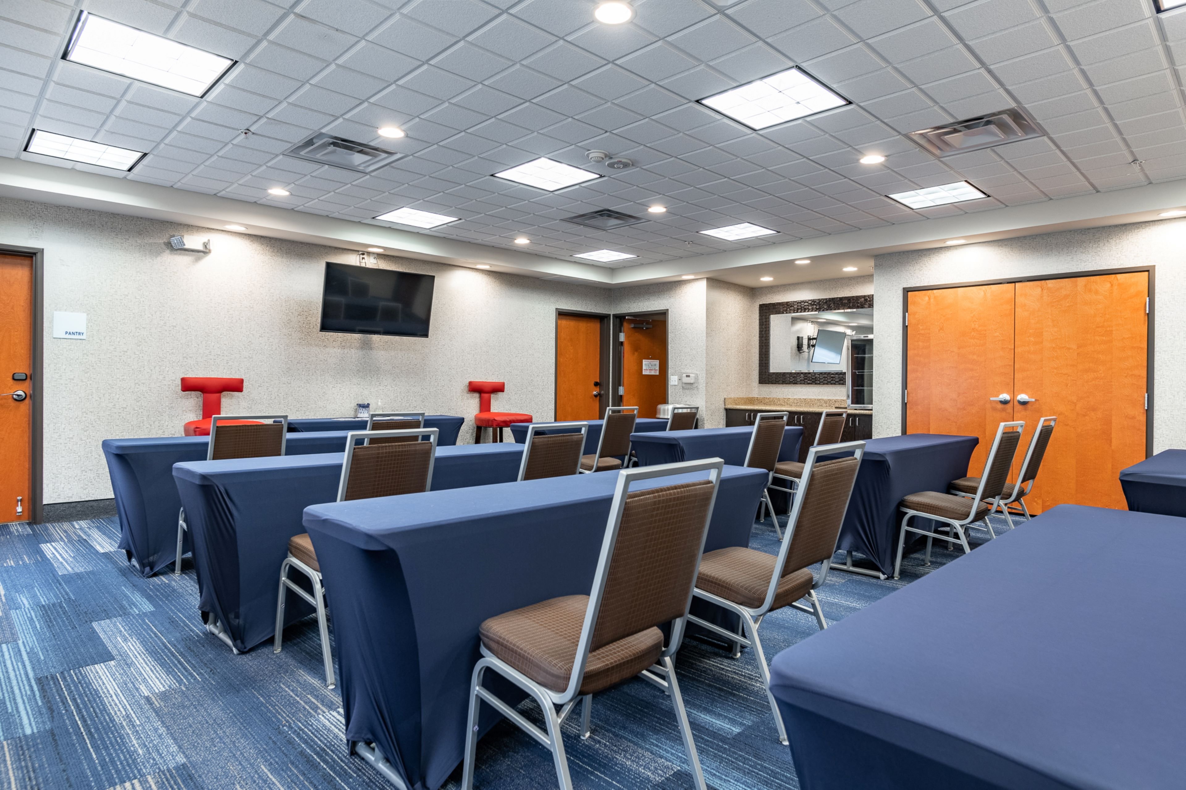 Holiday Inn Express & Suites New Martinsville 62/73