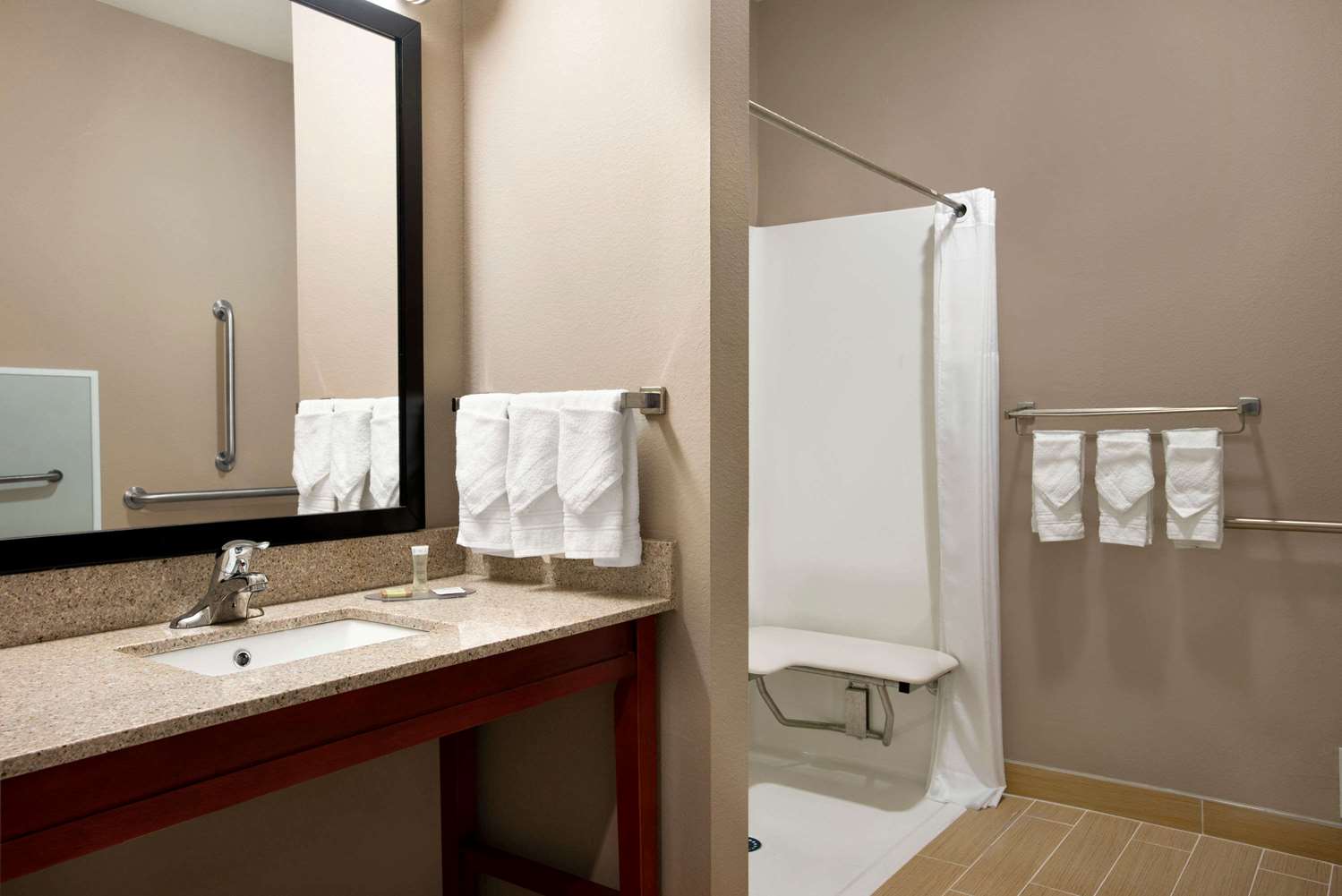 Super 8 by Wyndham Hershey Chocolate Avenue 23/23