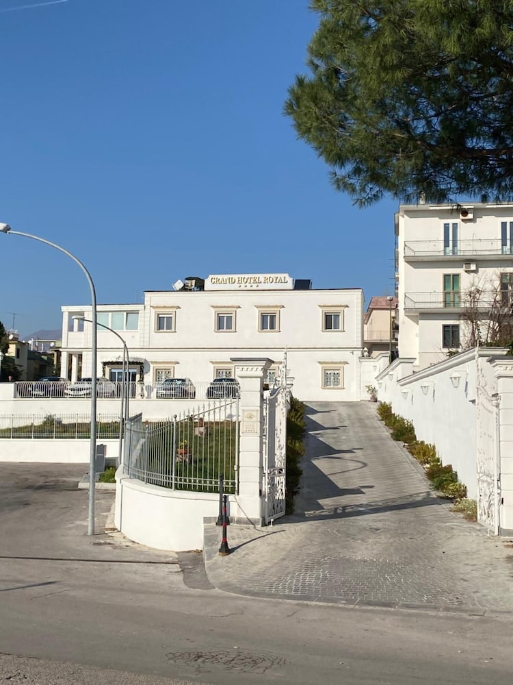 Grand Hotel Royal 6/48