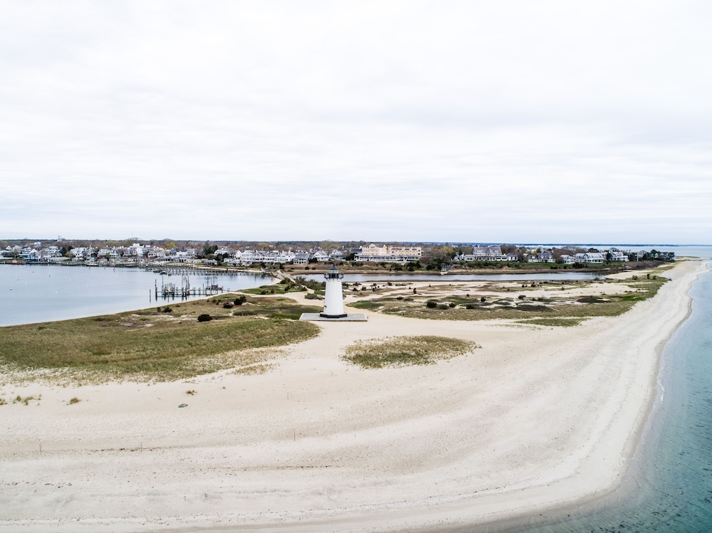 HARBOR VIEW HOTEL 43/50