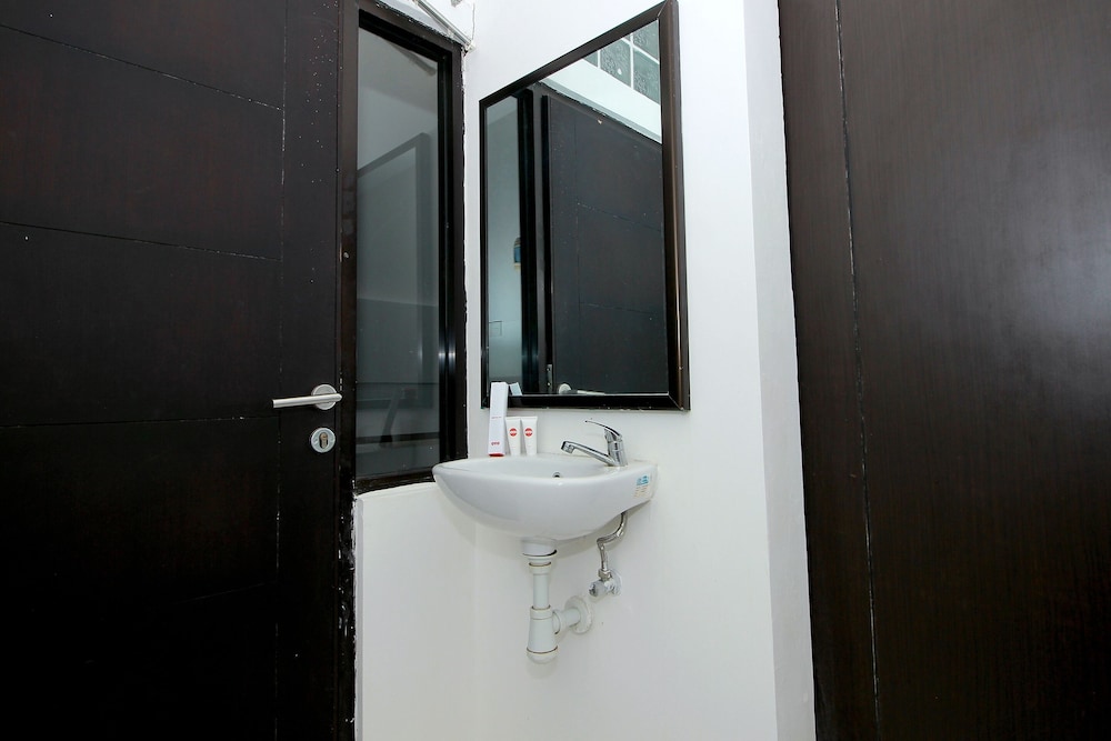 OYO 1678 Jati Exclusive Homestay 40/45