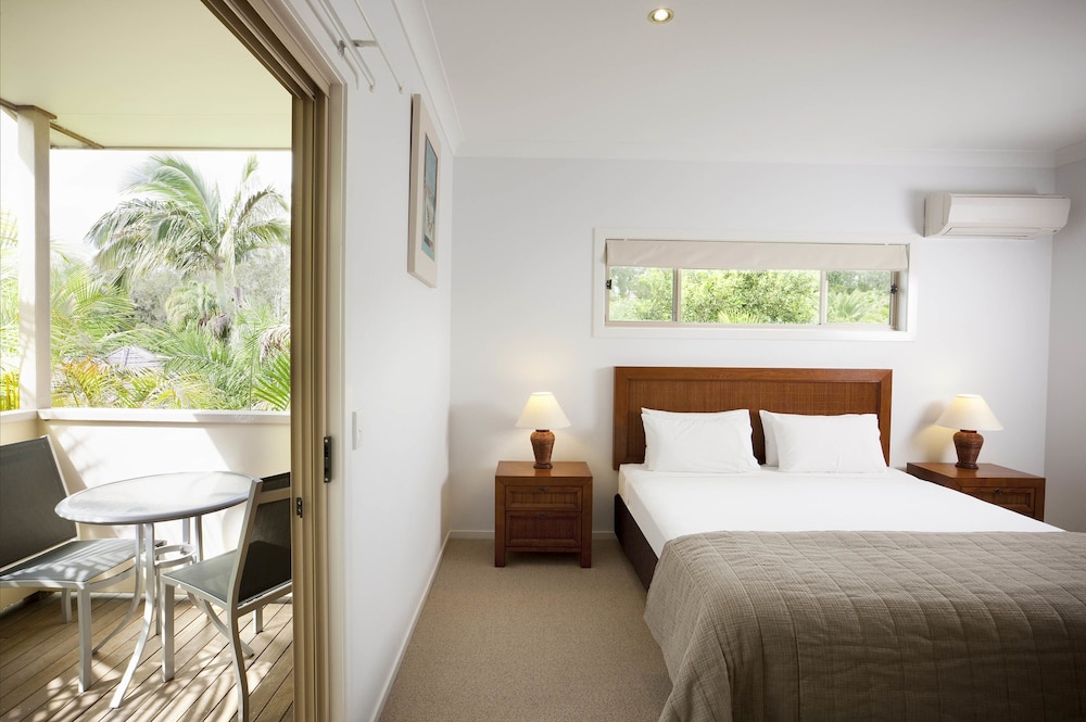 BreakFree Aanuka Beach Resort 24/69