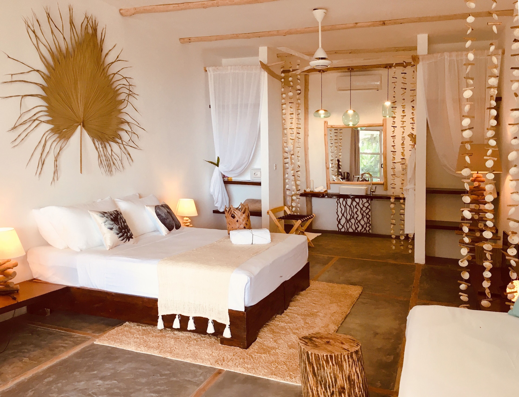 1 Bedroom, Comfort, Queen Bed, Beach Front, Garden View