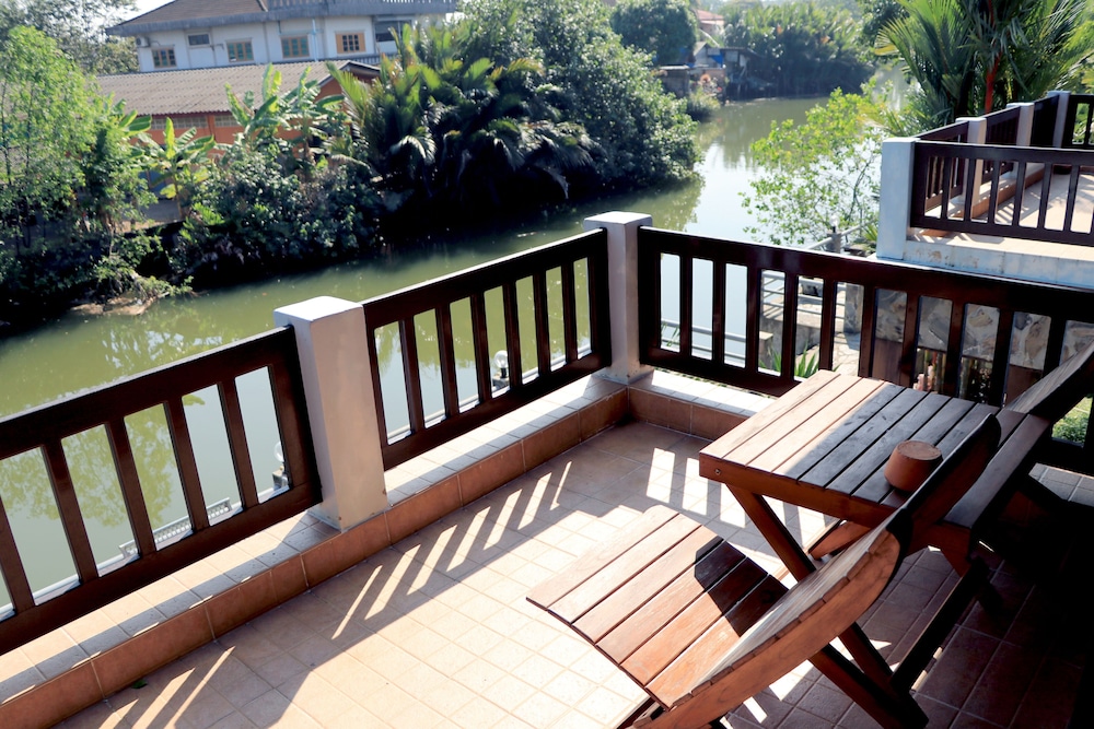 Baanrimnam Resort Trat 18/48