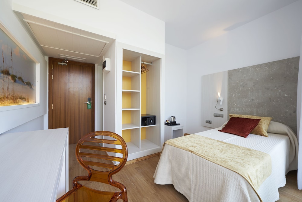 Abrat Hotel 17/64