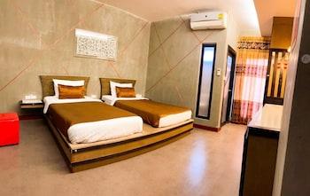 Deluxe, Double and Twin Beds