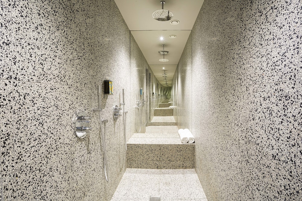Bullitt Hotel 36/49