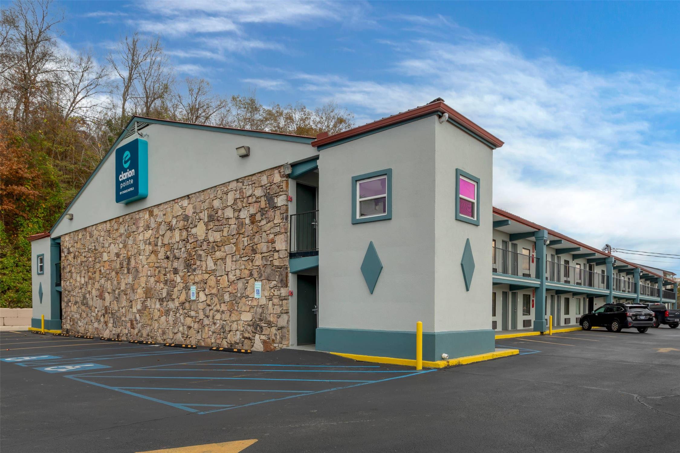 Clarion Pointe Kimball 26/28