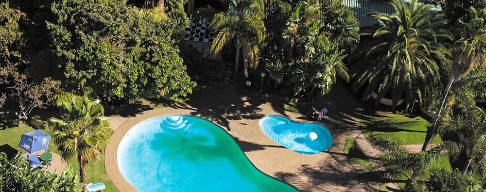 SAFARI LODGE HOTEL & CONVENTION CENTRE 43/50