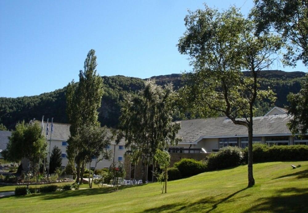 Highlands Hotel 38/42