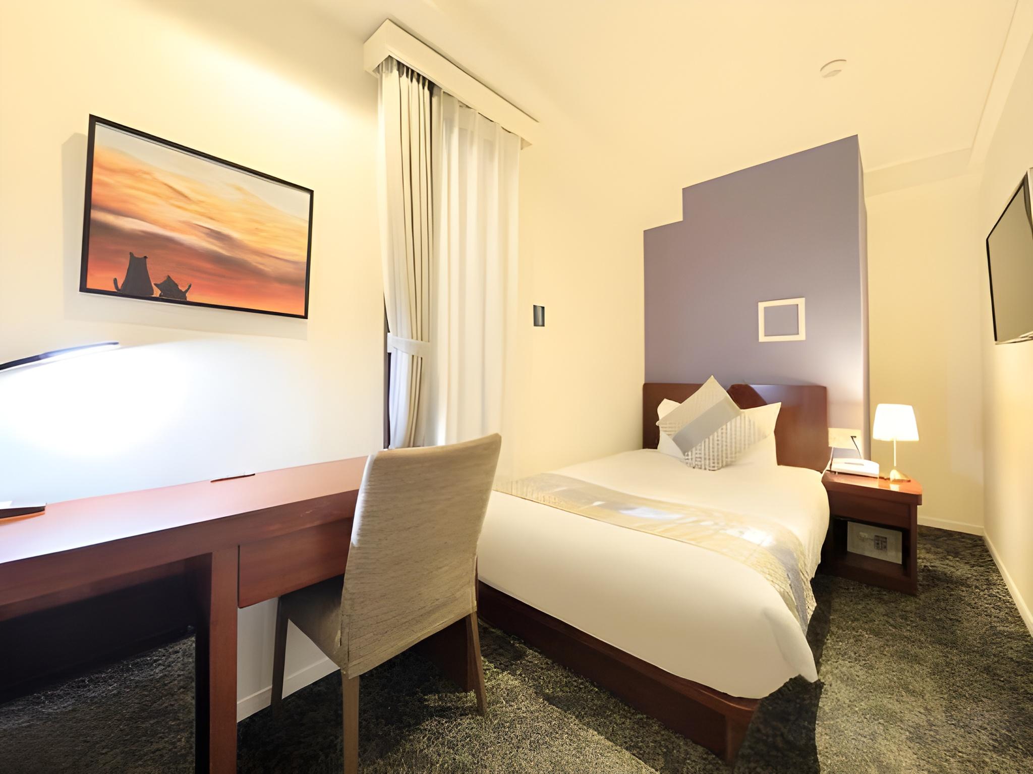 Compact, Semi Double Bed