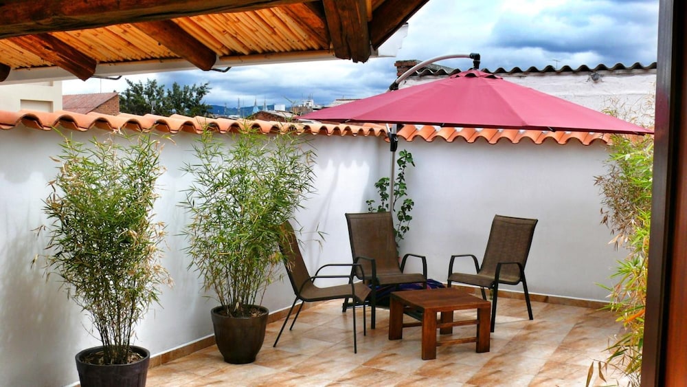 Casa De Las Rosas 52/63