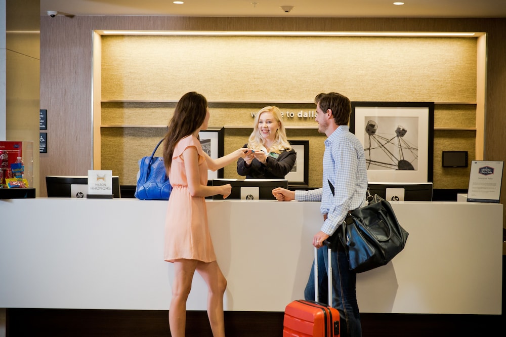 Hampton Inn Suites Dallas Downtown 68/83