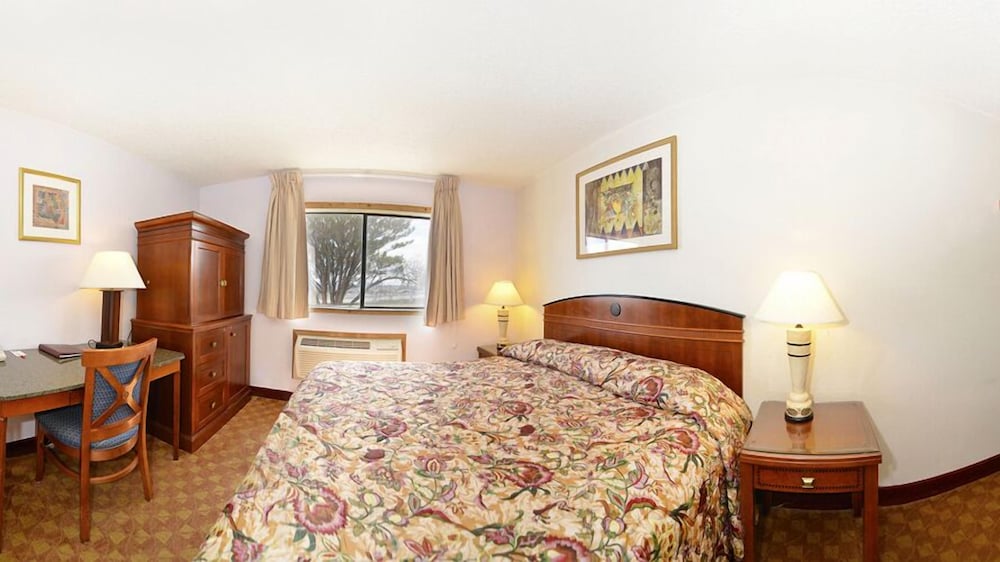 Econo Lodge Inn & Suites Madras 8/41