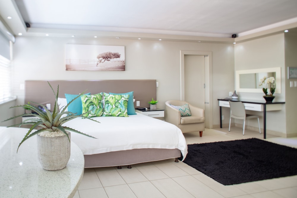 EXECUTIVE, STUDIO, SUITE
