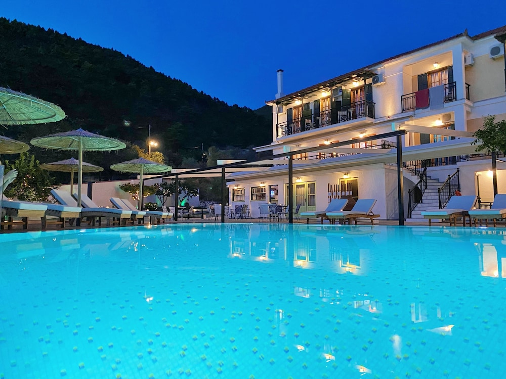 Panormos Beach 4/50