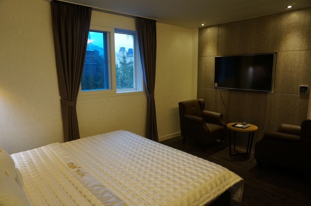 Hotel Mu 11/33