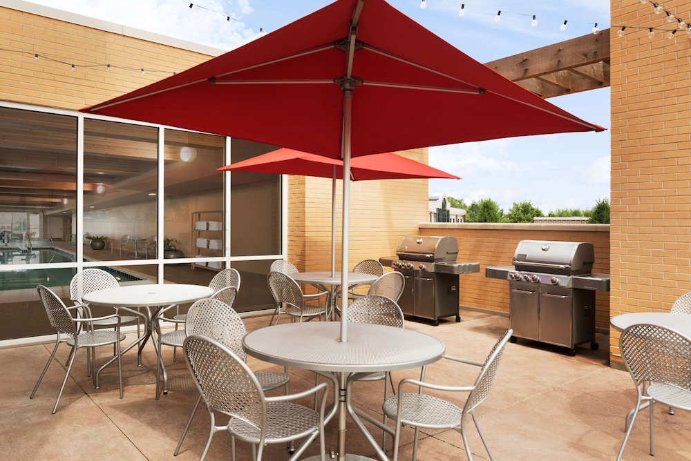 Home2 Suites By Hilton Milwaukee Brookfield 35/47