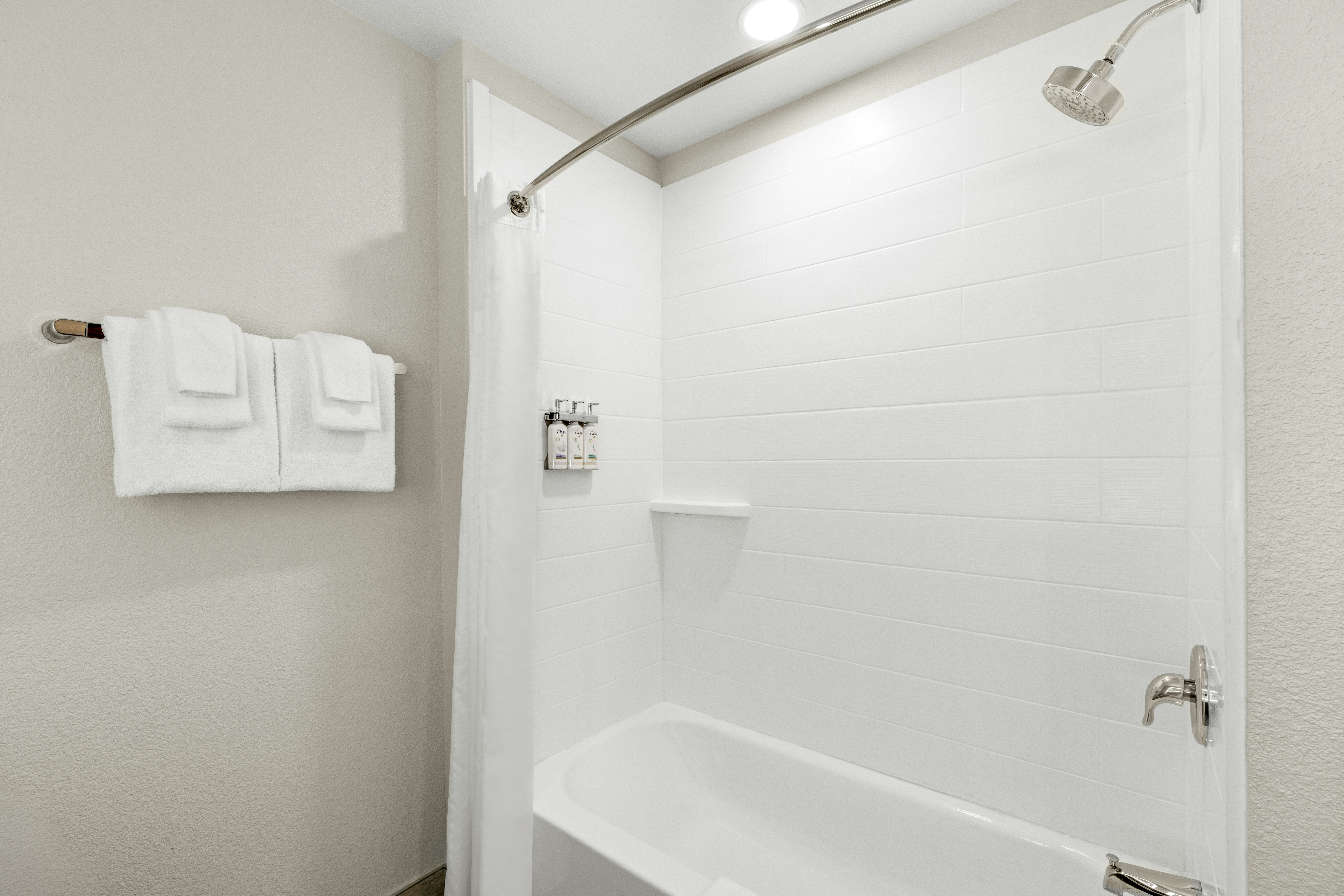 Standard, 2 Queen Beds, Holiday Inn Express & Suites - Phoenix West - Tolleson an IHG Hotel 6/9