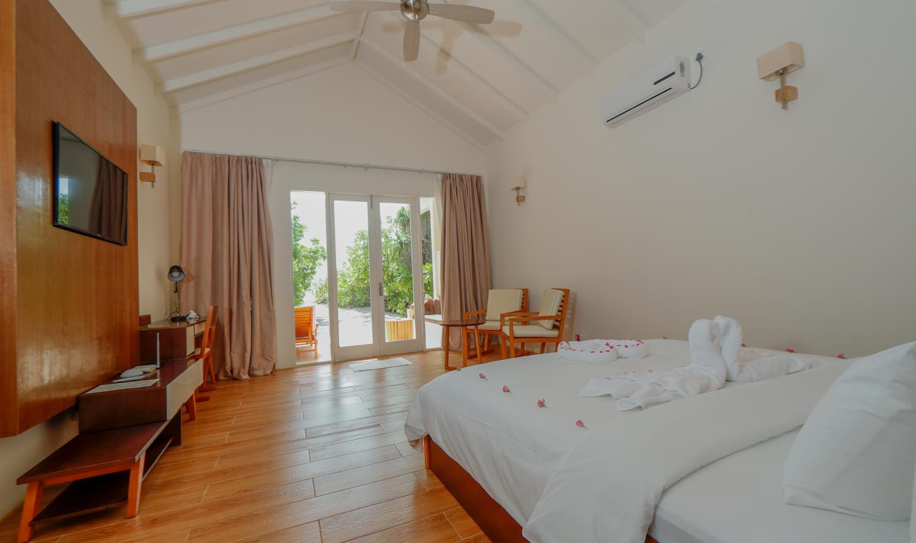 Beach, Deluxe, Bungalow, Beach Front