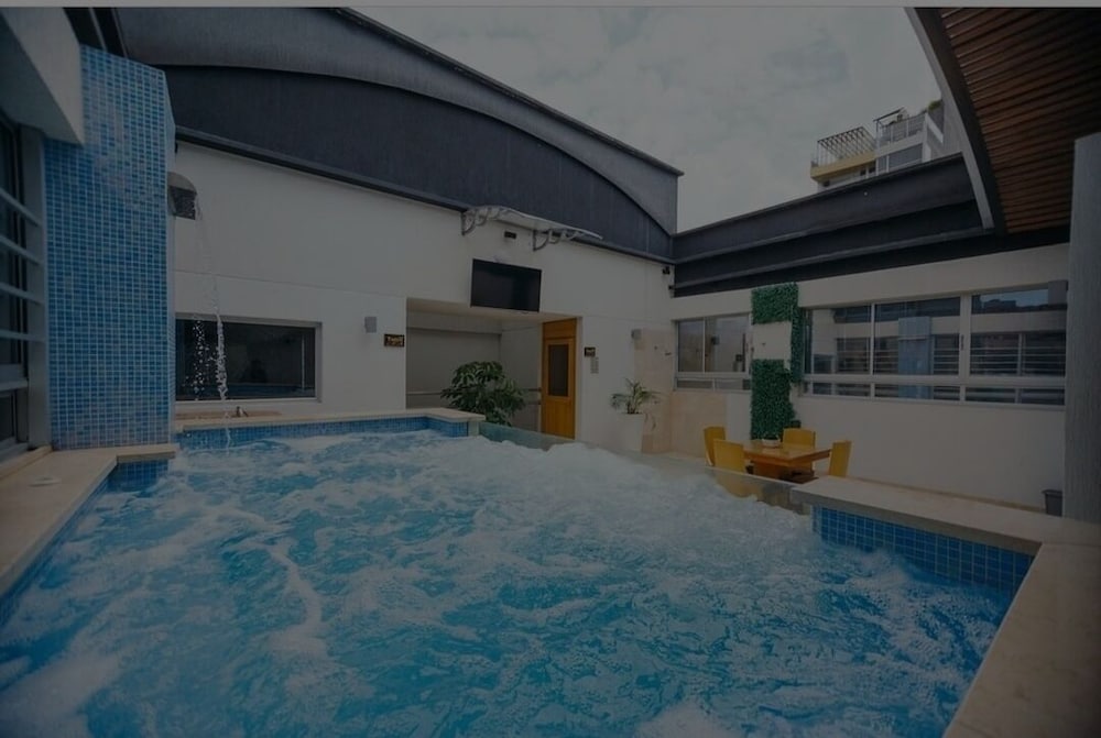 Hotel Madeiro 1/64