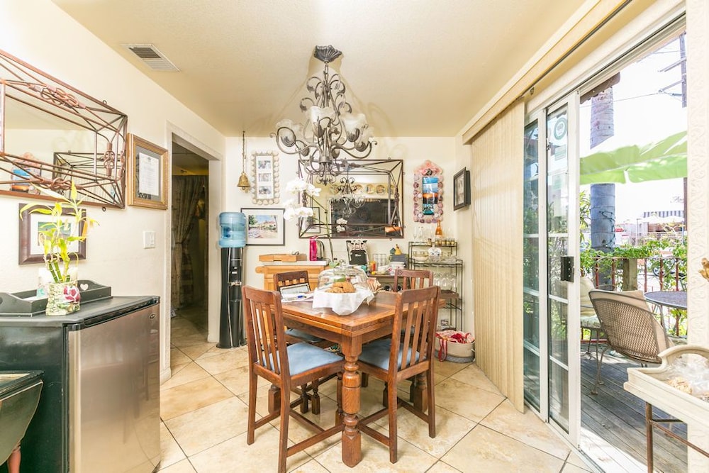 Always Inn San Clemente Bed Breakfast 45/65