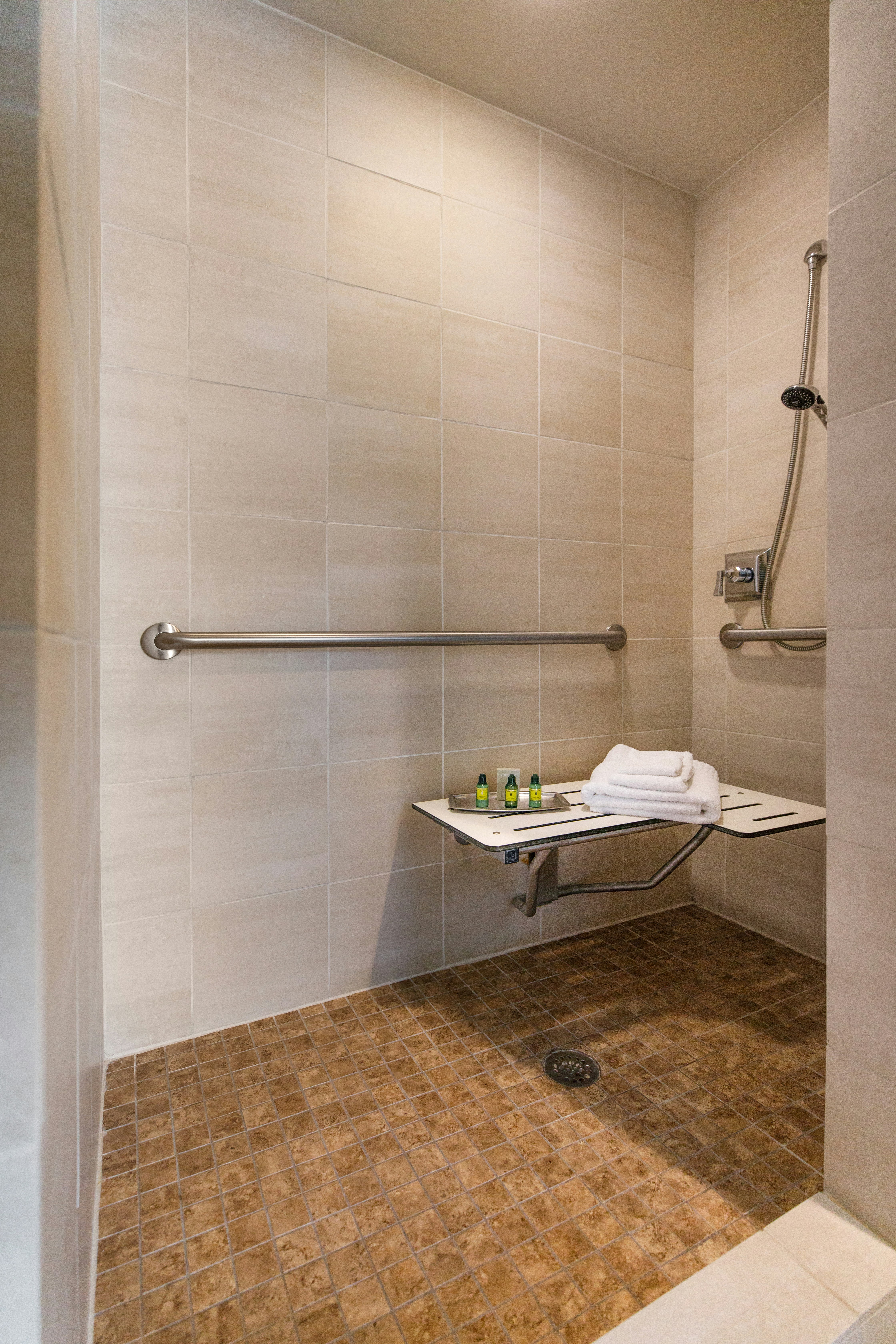 Room, King Bed, Corner, Accessible