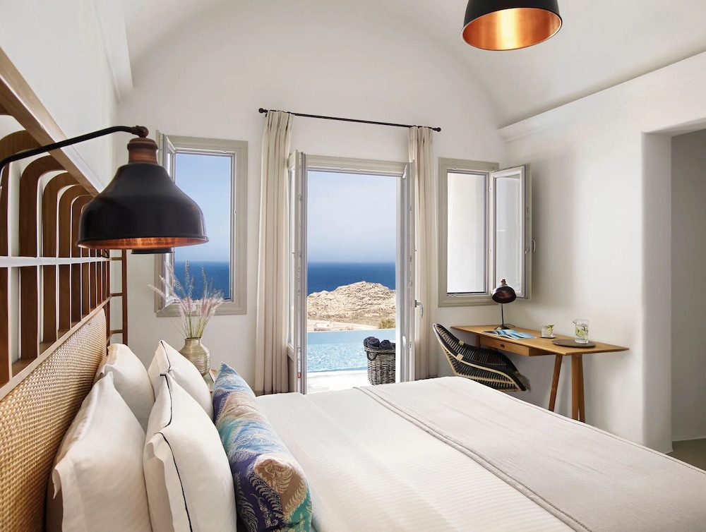 Sunset, Suite, King Bed, Sea View, Sofa, Hot Tub, with Pool