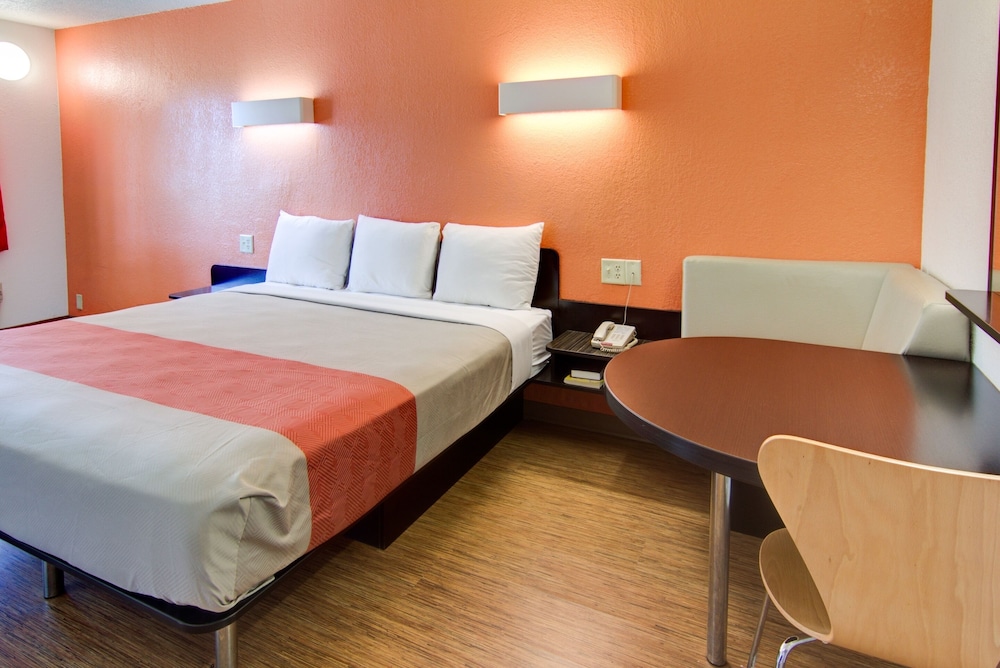 Motel6 Mount Pleasant, TX 27/46