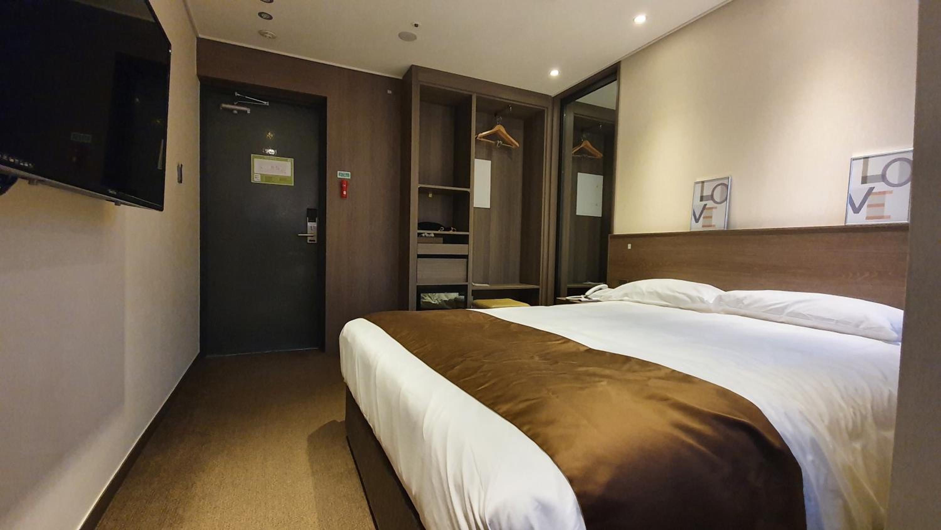 Grand Millions Hotel 21/42