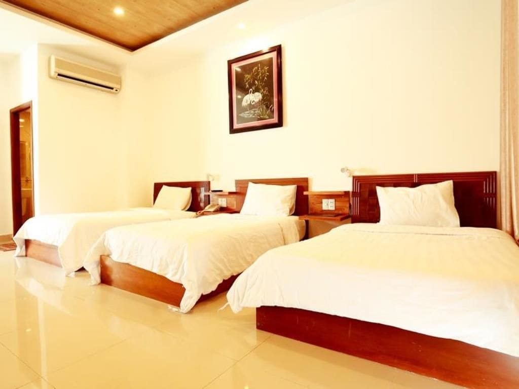 CITY, TRIPLE, 3 BEDS