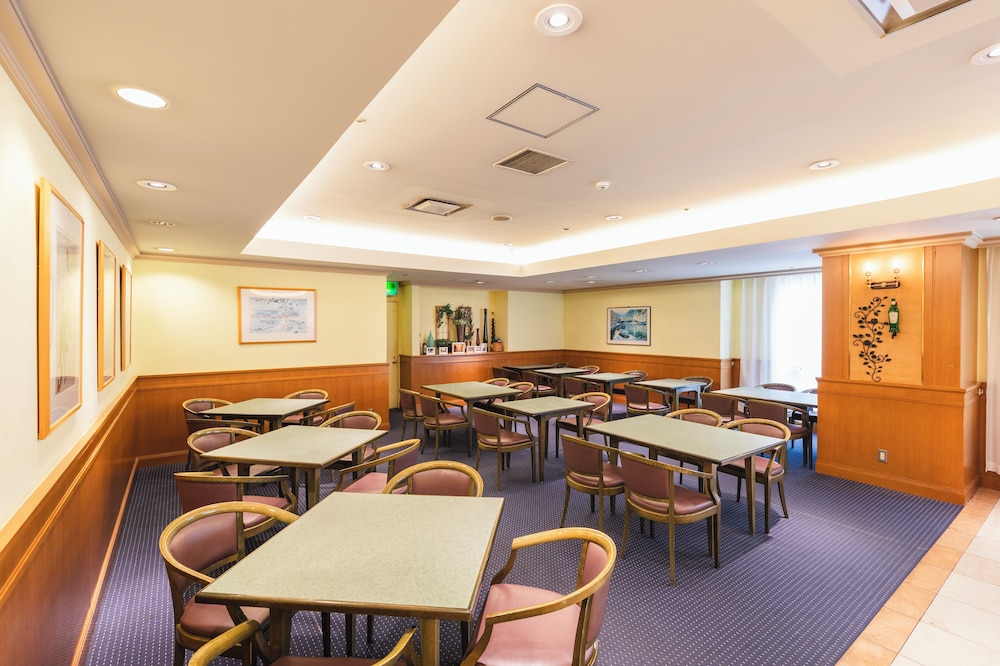 Hotel Sunroute Niigata 48/64