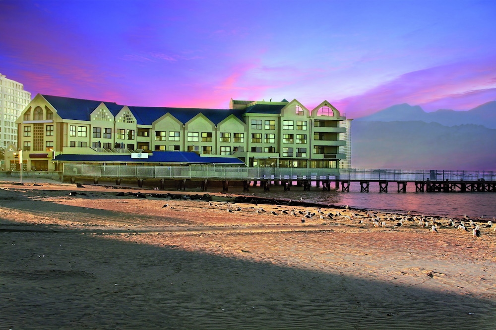 Strand Pavilion 35/50