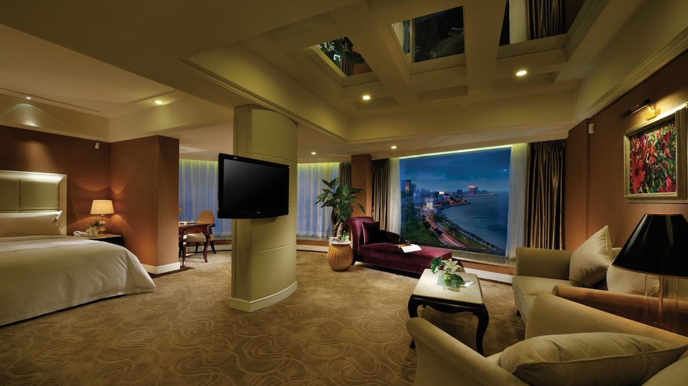 Grand Bay Hotel Zhuhai 24/50