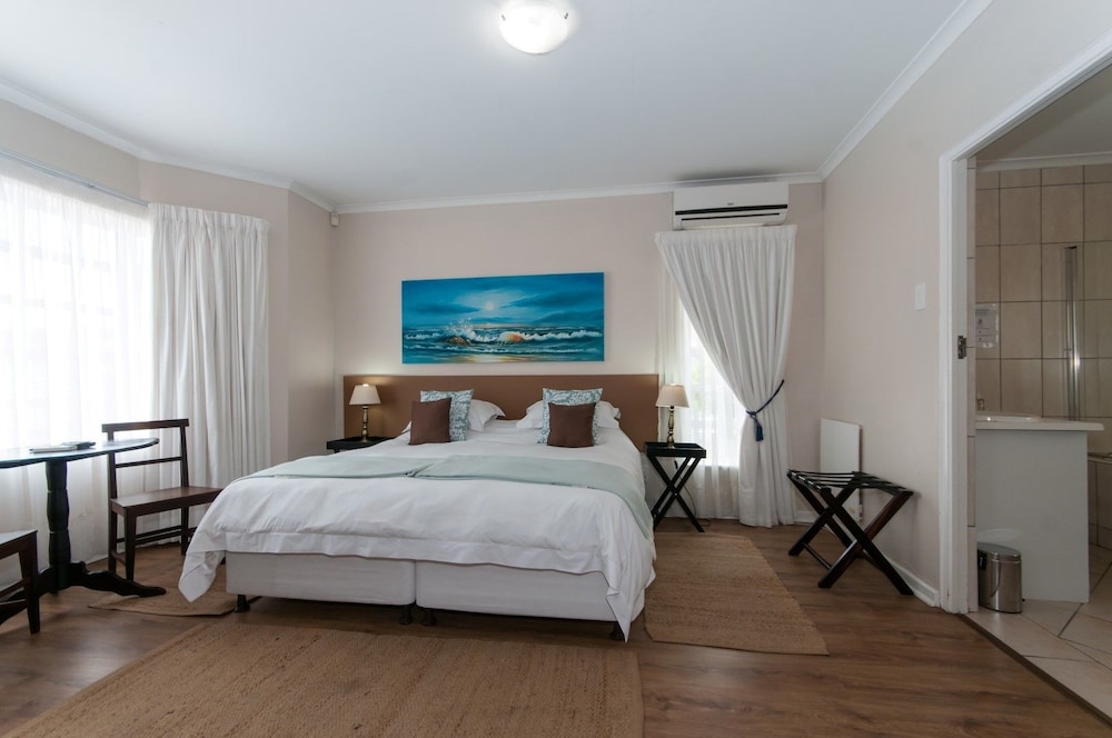 Millard Crescent Guest House 1/31