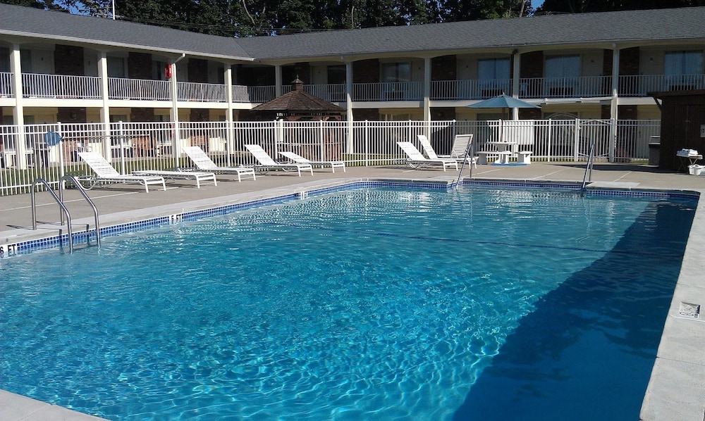 Crystal Inn Eatontown 6/41