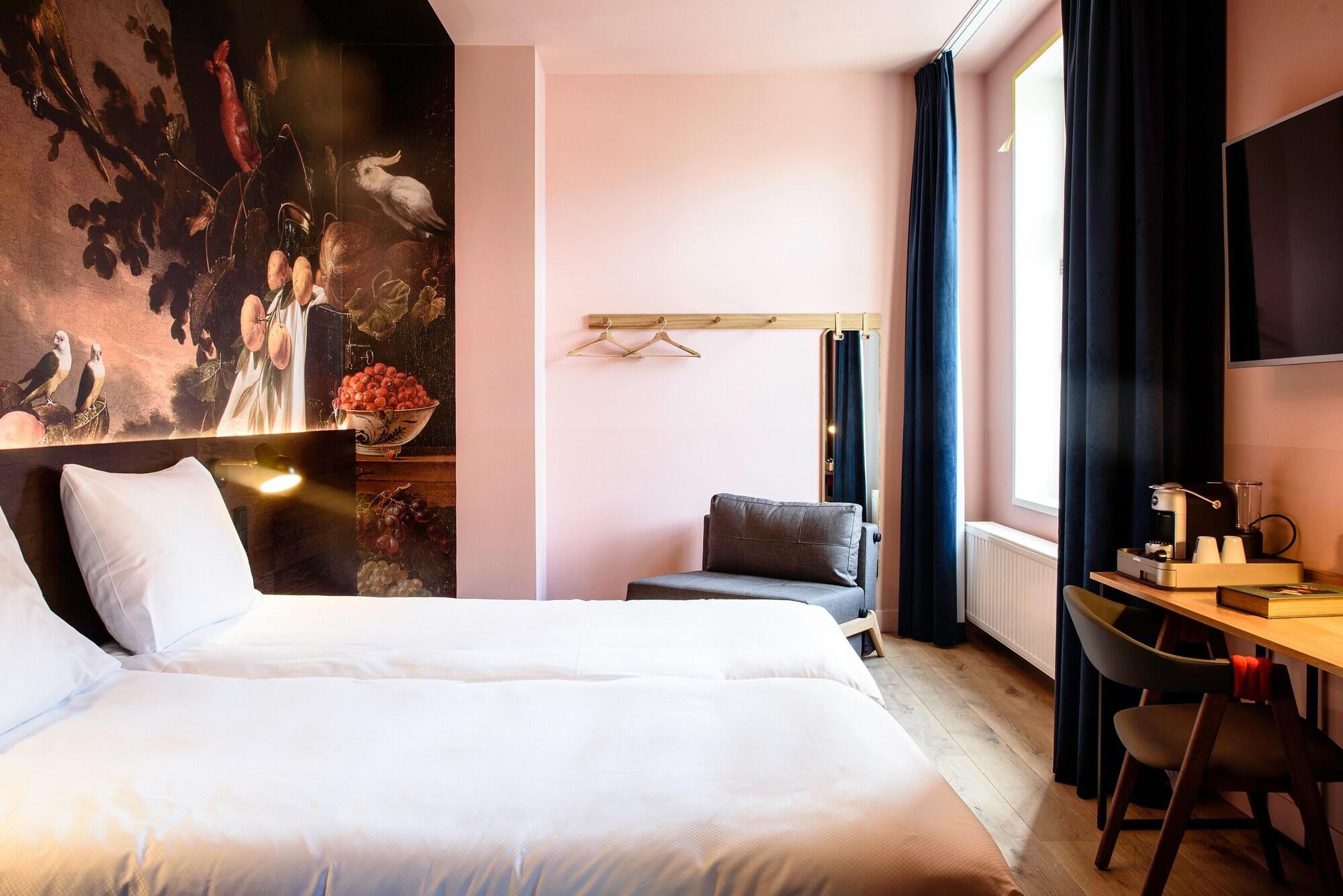 Eden, Superior, Double Bed