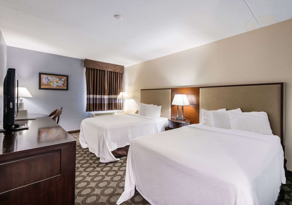 Econo Lodge Lafayette 12/57