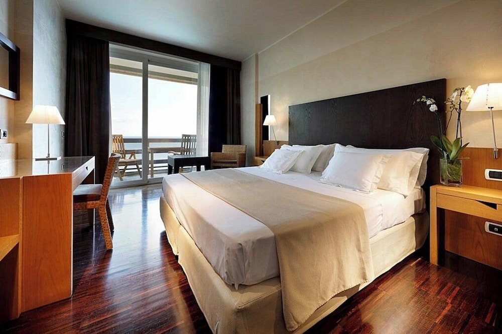 Premium Double Room with Balcony - Sea View