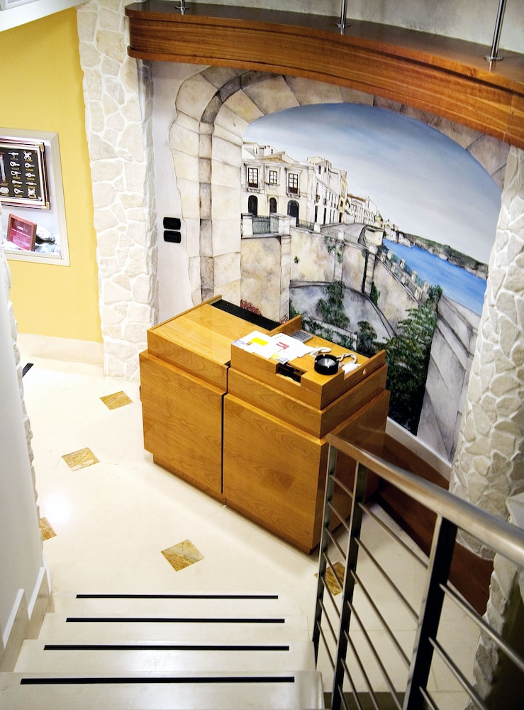 Residence Arco Antico 65/77